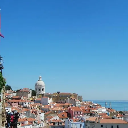 Cozy And Confortable Your Alfama Story Апартаменты Лиссабон